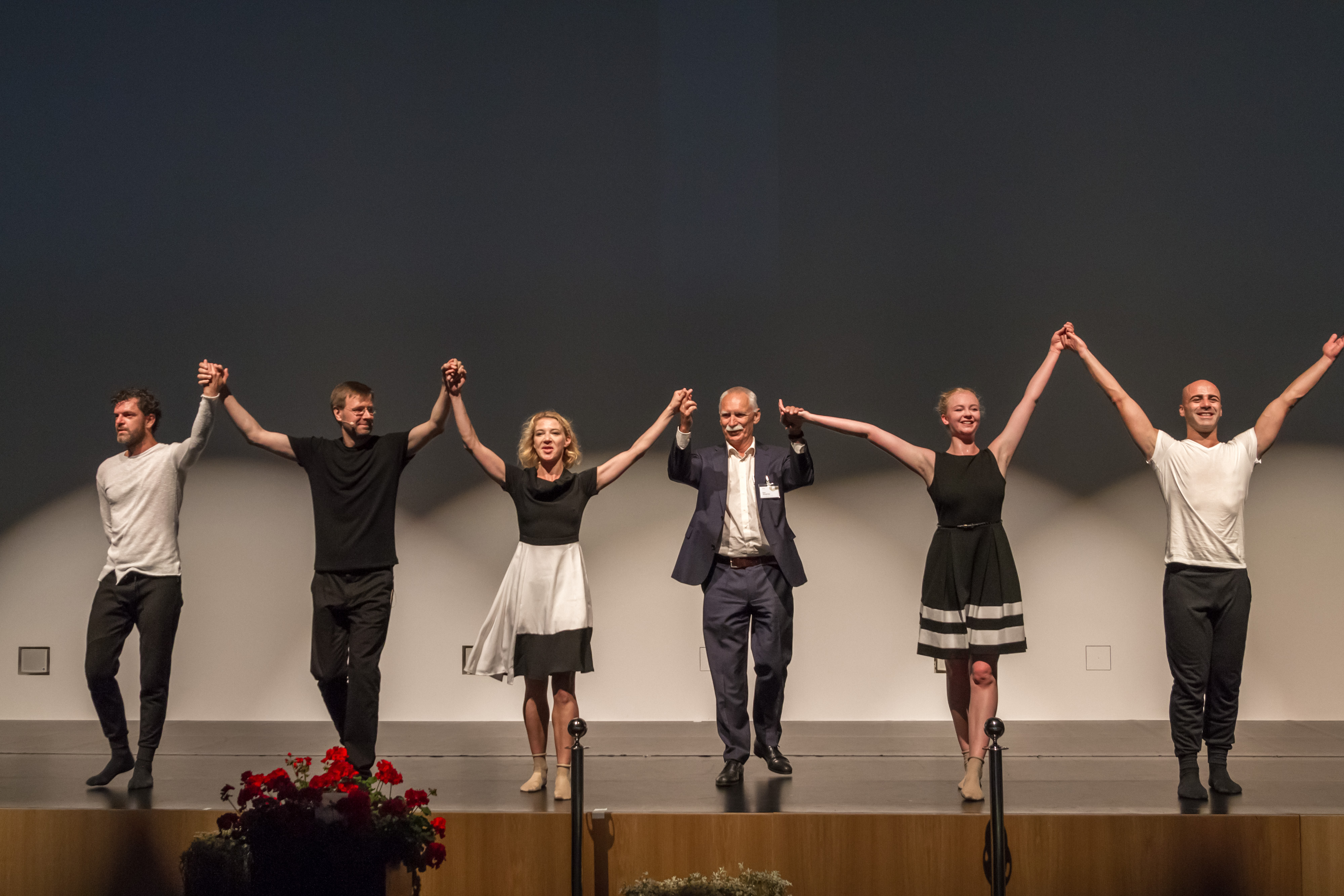 InDilemma: a dance-science performance – European Forum Alpbach 2017